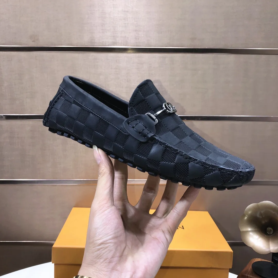 Men's men's shoes 💰420💰 [LV Doudou shoes] (water-dyed cowhide lining) new model is on the market, available on the official website. The new Doudou shoes are processed into single-color materials, and the uppers are made of imported cowhide material. The body of the shoe is fully hemmed with mark thread, and is lined with imported original cowhide leather. The elegant shoe shape is super suitable for all-matching, and the size is 38-44.